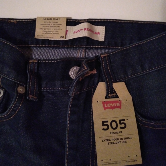 Levi's - Picture 3 of 8